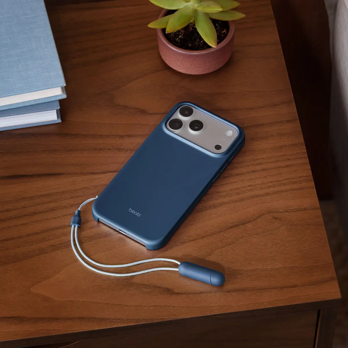 Beats iPhone 17 Pro スタンドケース　ベッドロックブルー Beats iPhone 17 Pro Case with MagSafe and Camera Control Bedrock