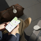 Satechi FindAll Vegan Luggage Tag w/ Apple Find My + Wireless Charging - Sand