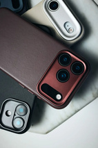 DECODED Leather Detachable Wallet Case w/MagSafe iPhone 17 - Black