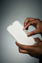 DECODED Leather Detachable Wallet Case w/MagSafe iPhone 17 - Solid Clay