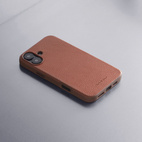 Woolnut Leather Case w/MagSafe iPhone 16 Plus - Cognac