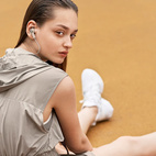 B&O BeoPlay E6 Wireless in-ear -kuulokkeet Sand